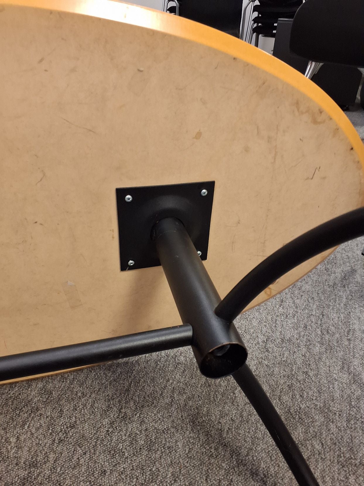 Sofabord i træ med metalstel i sort - 7070